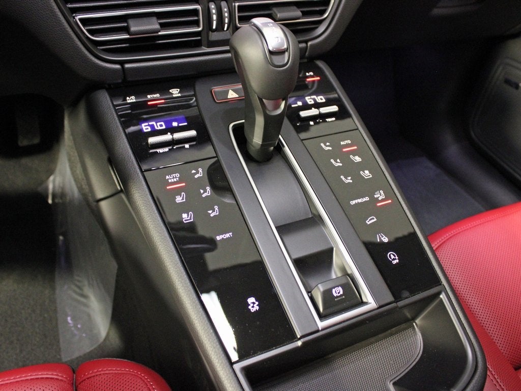 2026 Porsche Macan Base