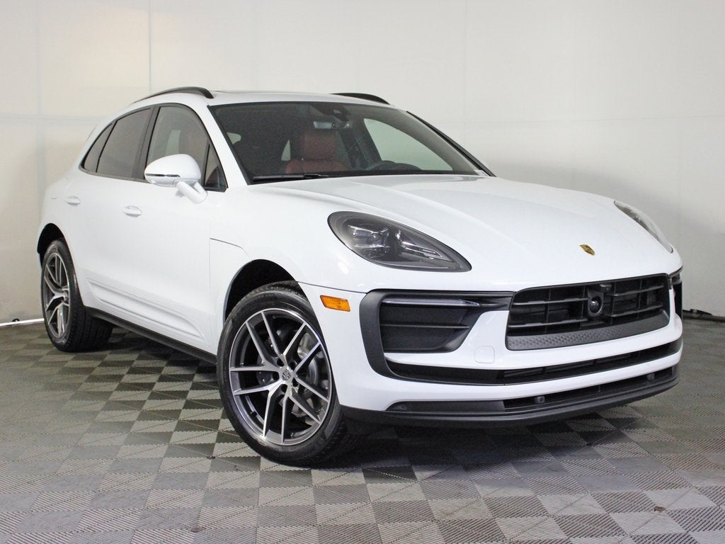 2026 Porsche Macan Base