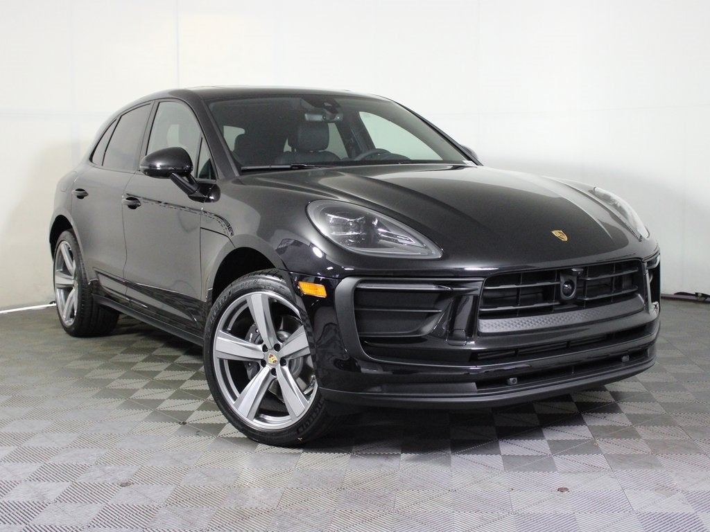 2026 Porsche Macan Base