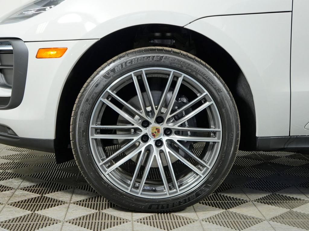 2026 Porsche Macan Base