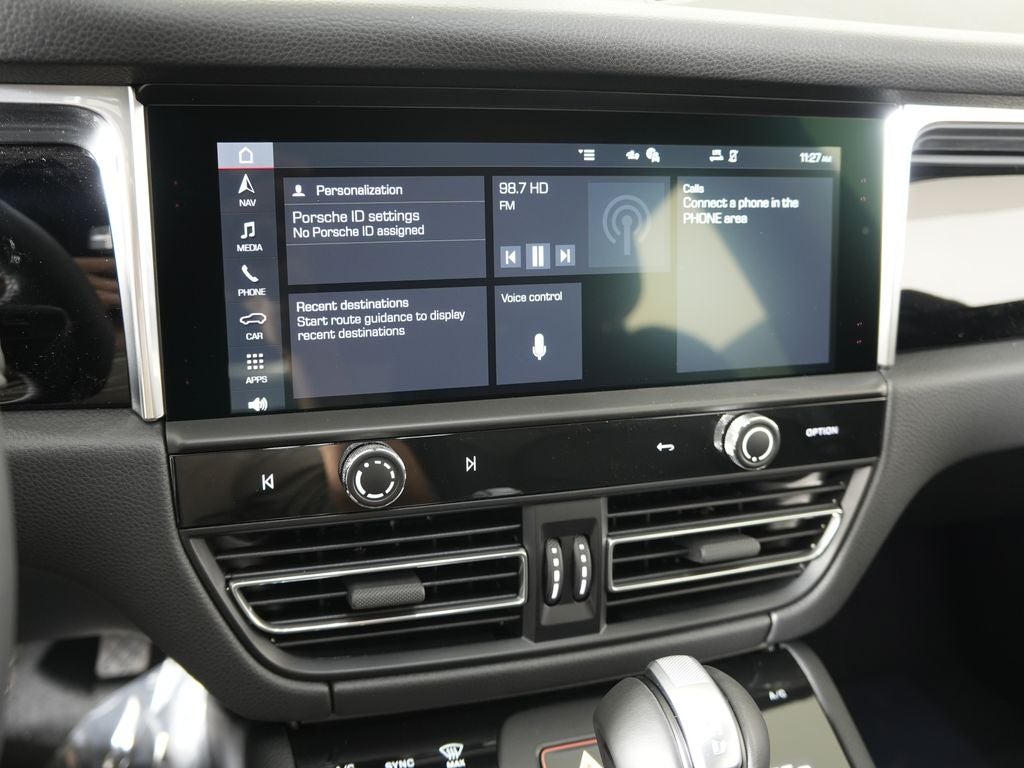 2026 Porsche Macan Base