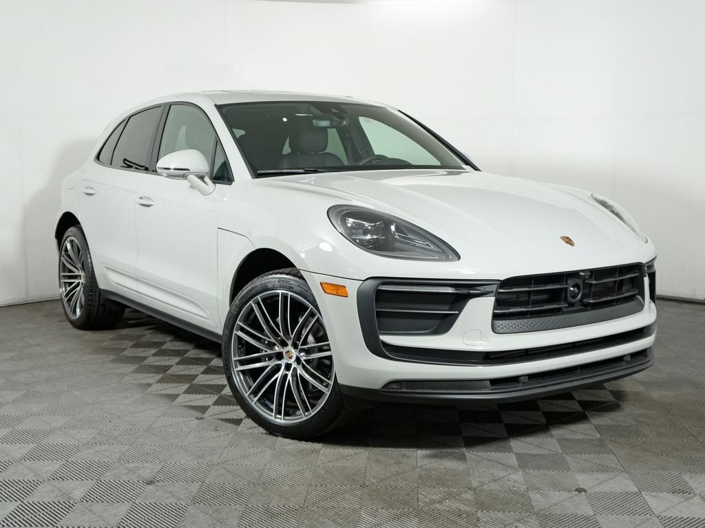 2026 Porsche Macan Base