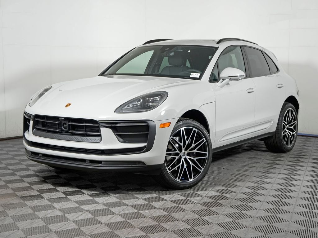 2026 Porsche Macan Base