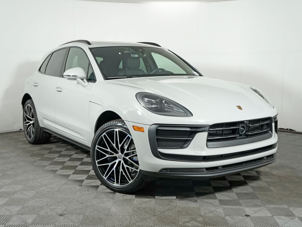 2026 Porsche Macan Base