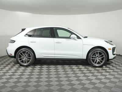 2026 Porsche Macan Base
