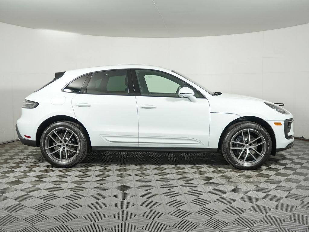 2026 Porsche Macan Base