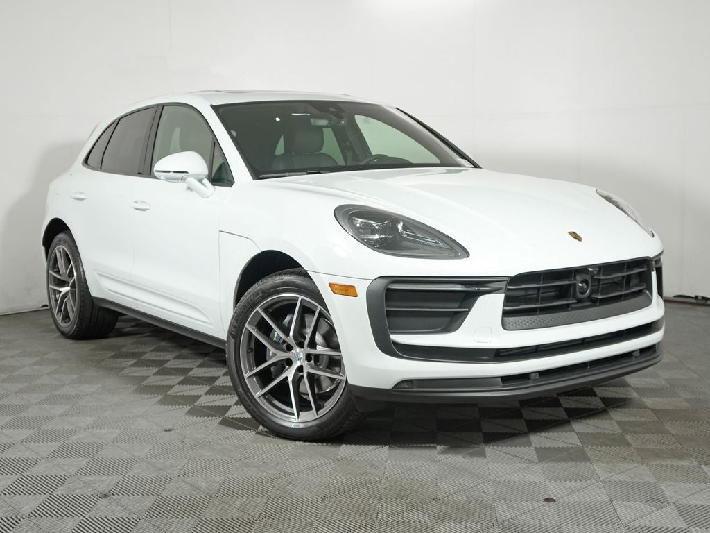 2026 Porsche Macan Base