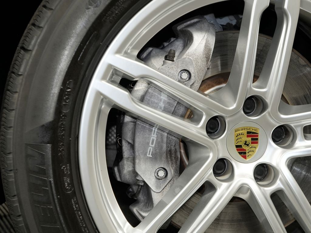 2021 Porsche Macan Base