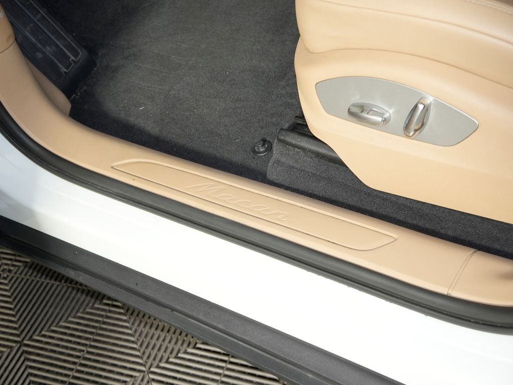 2021 Porsche Macan Base