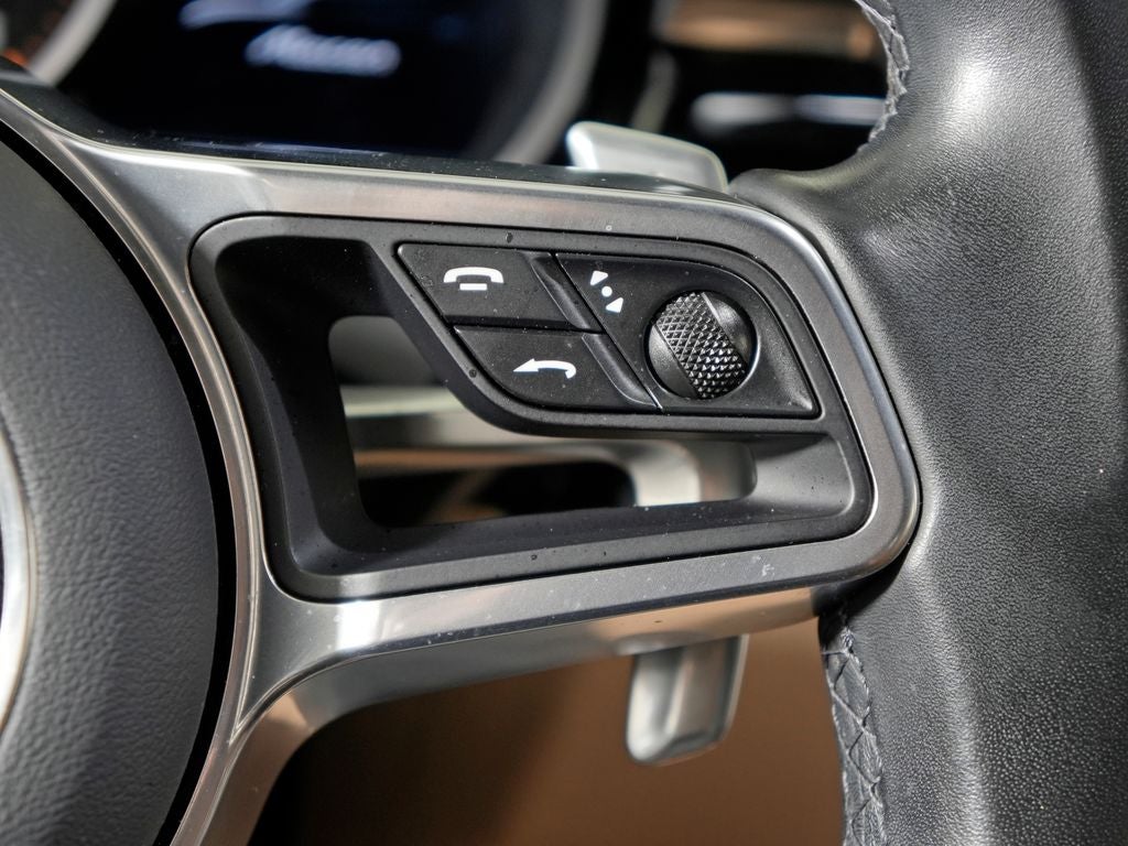 2021 Porsche Macan Base