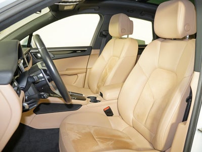 2021 Porsche Macan Base