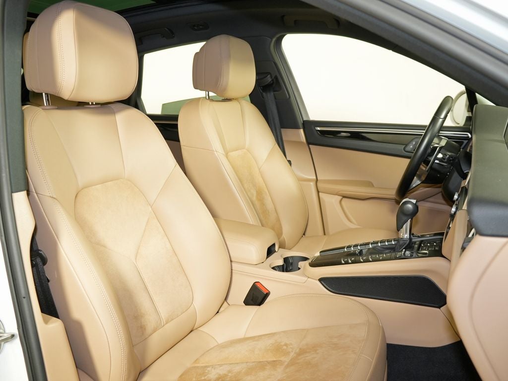 2021 Porsche Macan Base