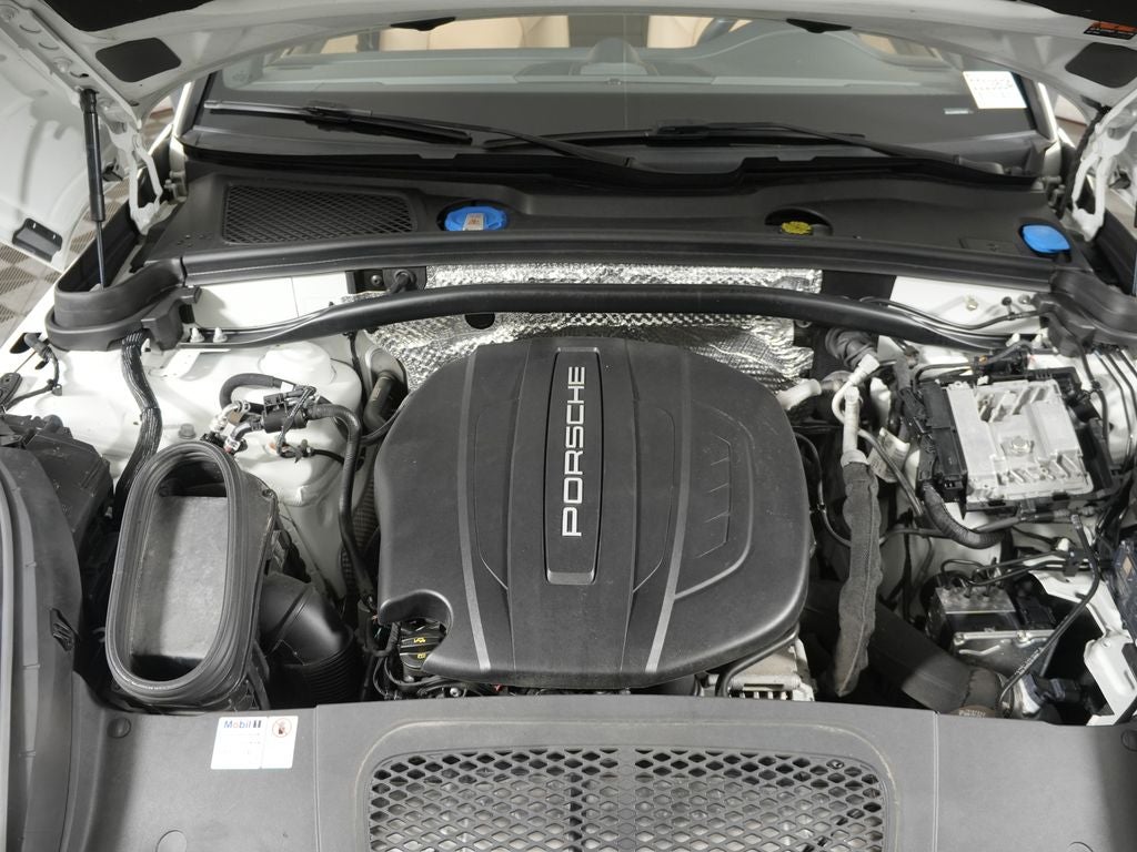2021 Porsche Macan Base