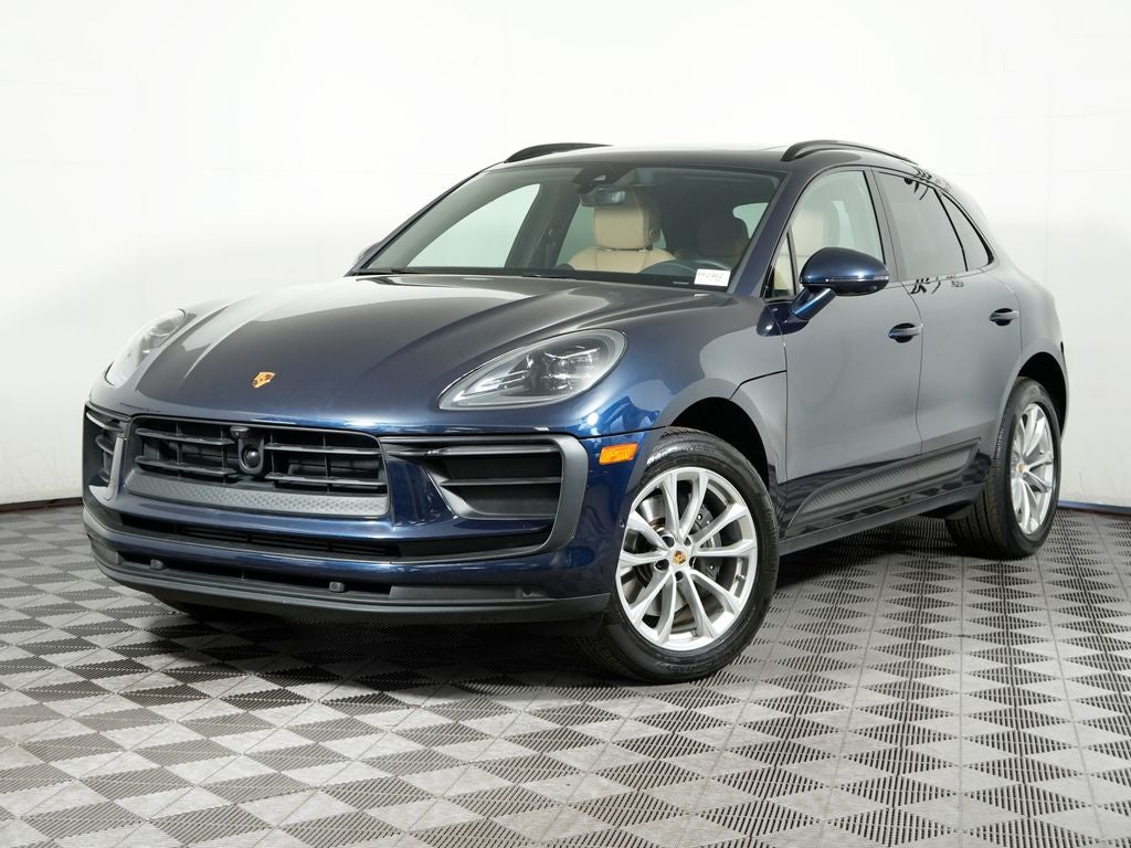 2023 Porsche Macan Base