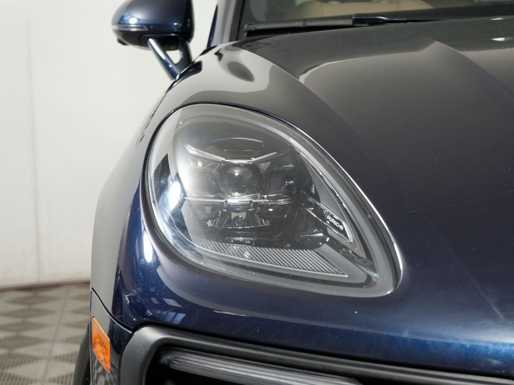 2023 Porsche Macan Base