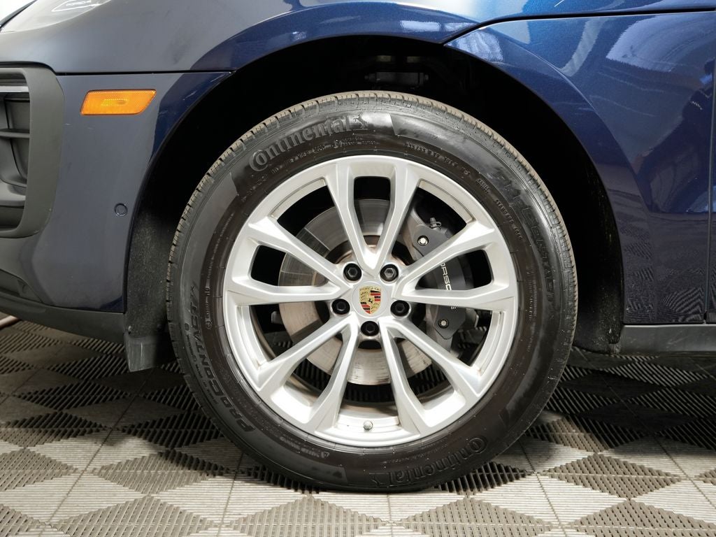 2023 Porsche Macan Base