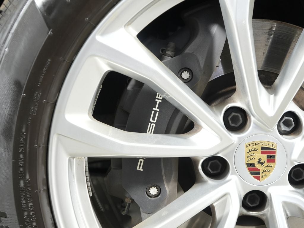 2023 Porsche Macan Base