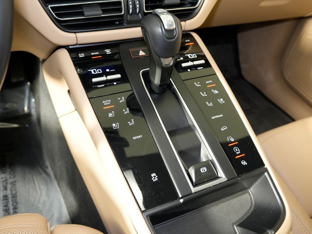 2023 Porsche Macan Base