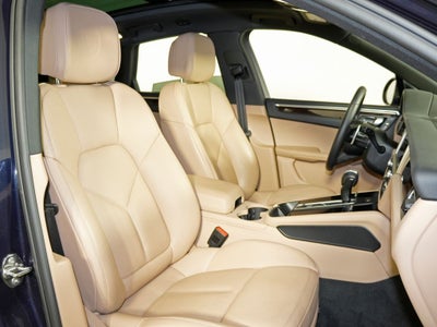 2023 Porsche Macan Base