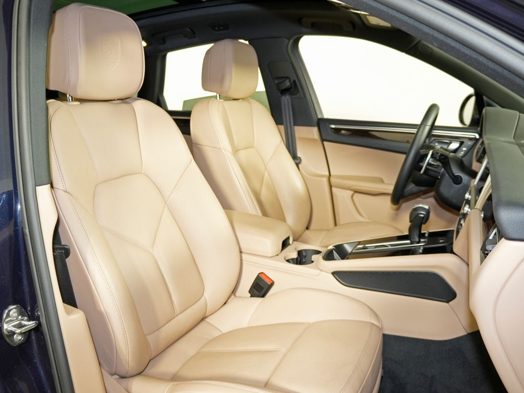 2023 Porsche Macan Base