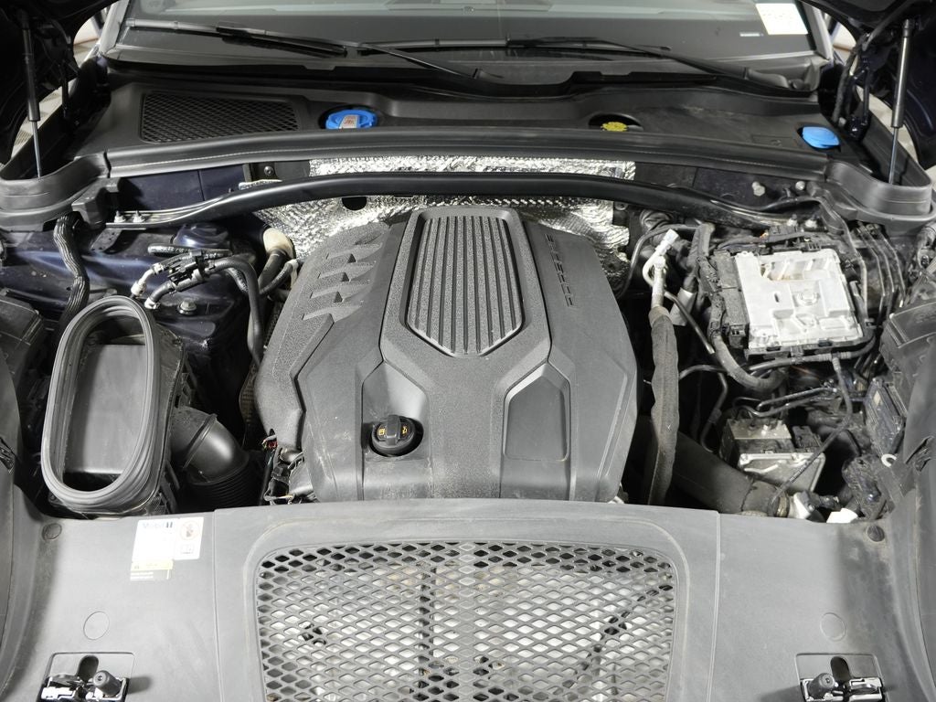 2023 Porsche Macan Base