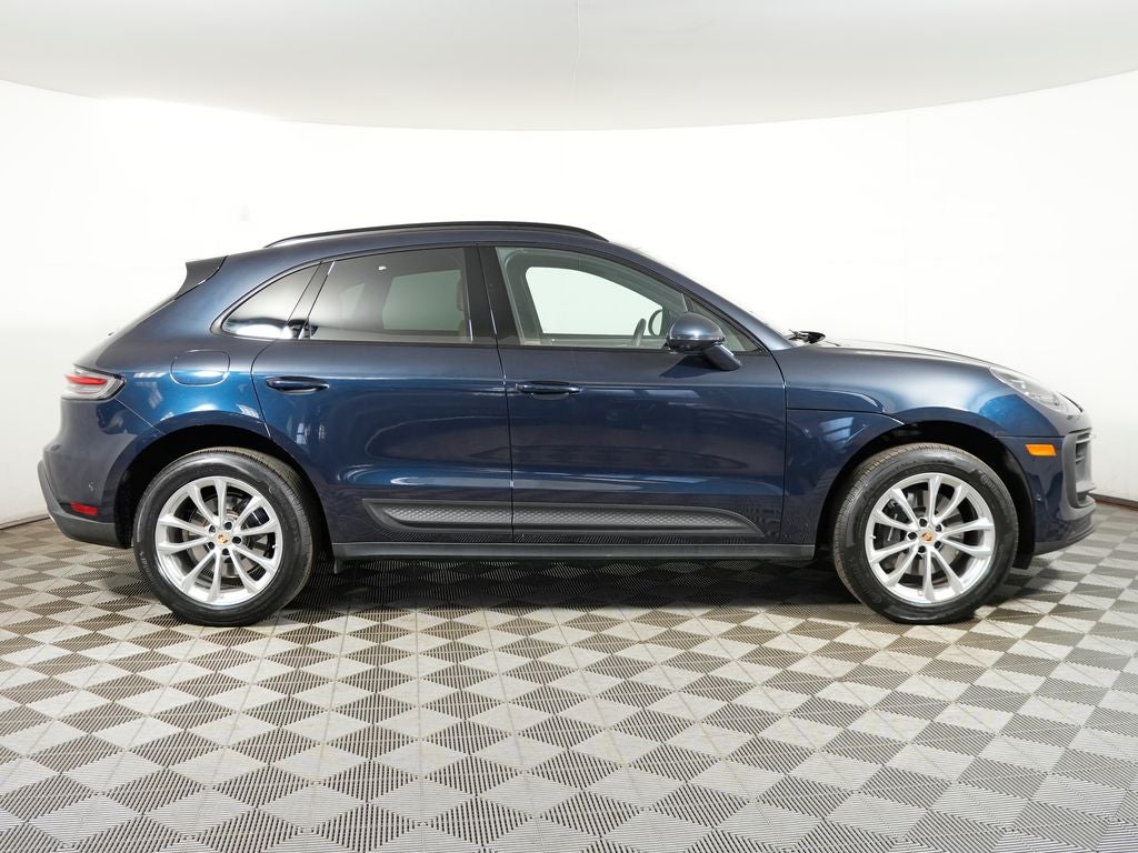 2023 Porsche Macan Base