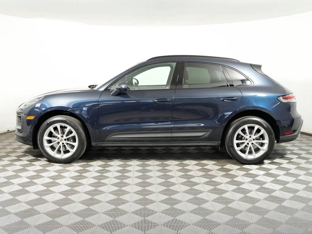 2023 Porsche Macan Base