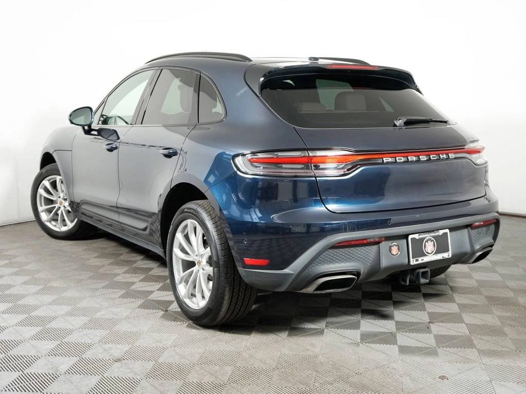 2023 Porsche Macan Base
