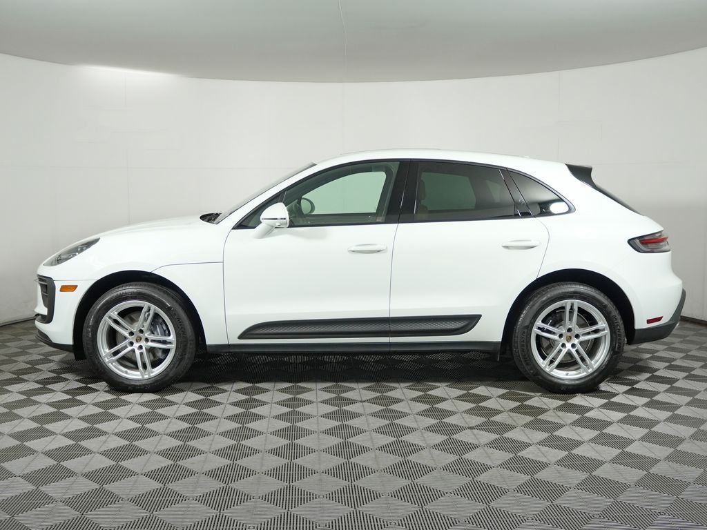 2025 Porsche Macan Base
