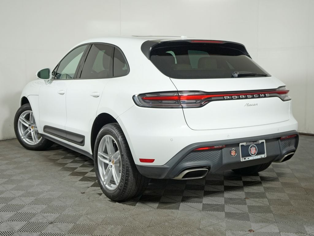 2025 Porsche Macan Base