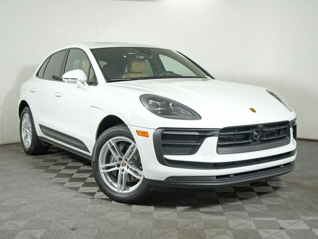 2025 Porsche Macan Base