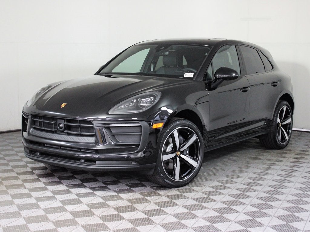 2025 Porsche Macan Base