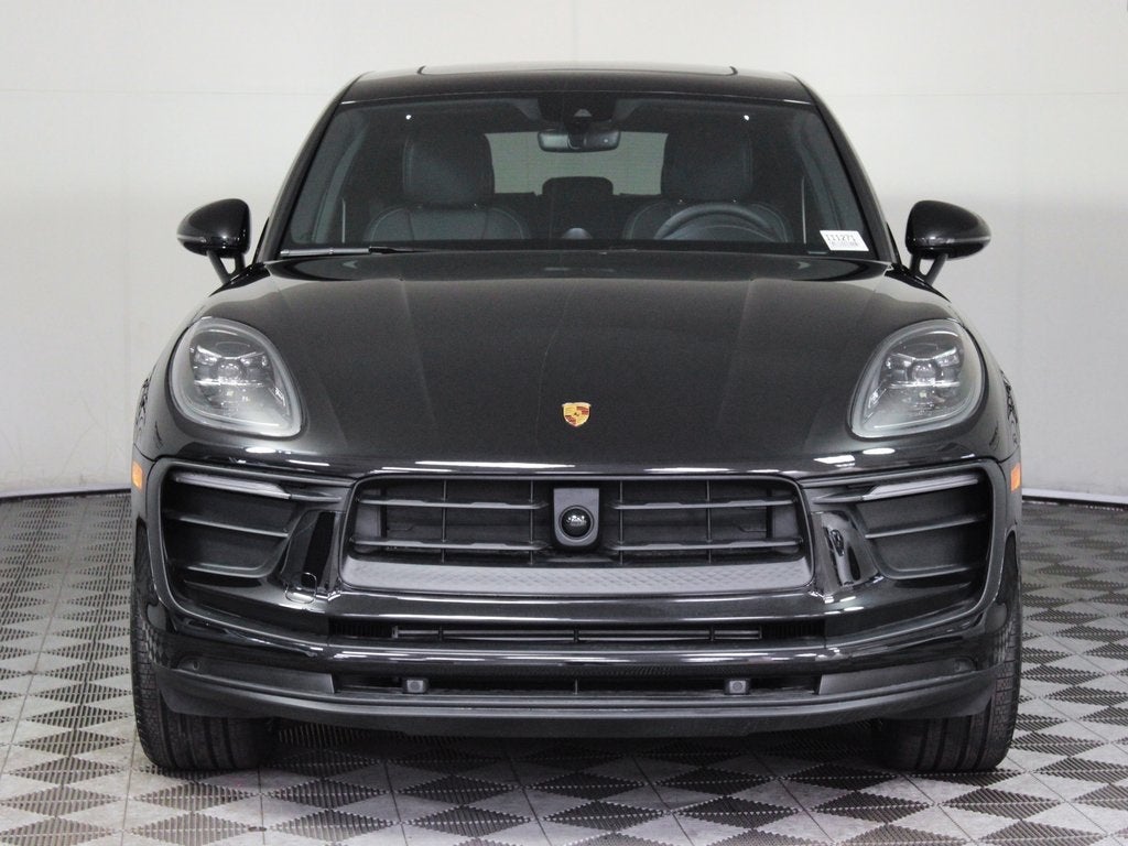 2025 Porsche Macan Base