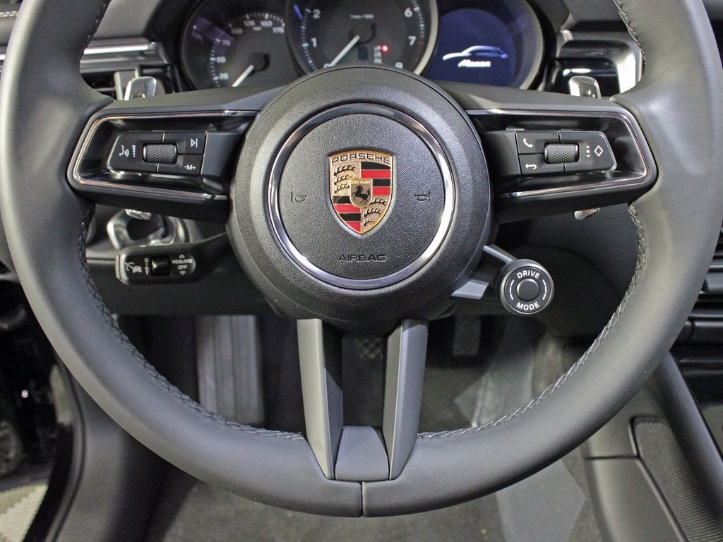 2025 Porsche Macan Base