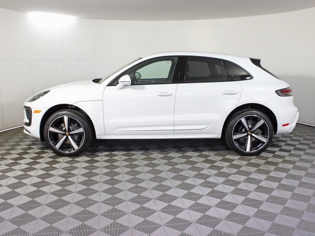 2025 Porsche Macan Base