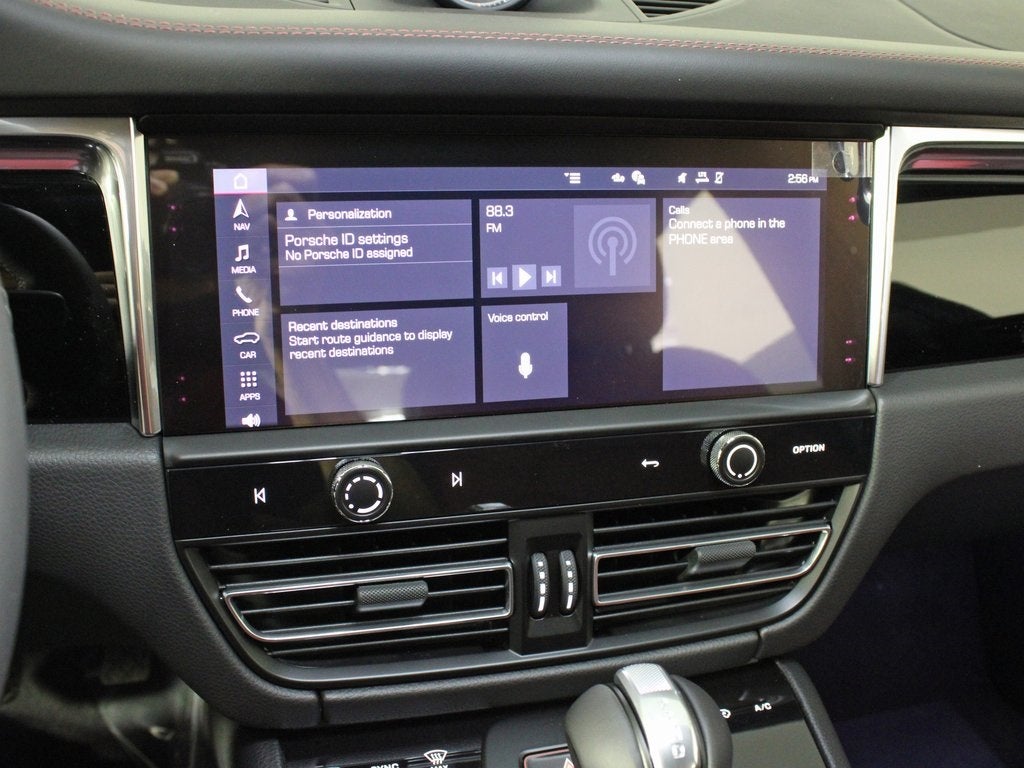 2025 Porsche Macan Base