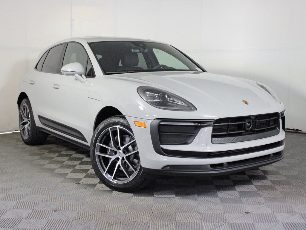 2026 Porsche Macan Base