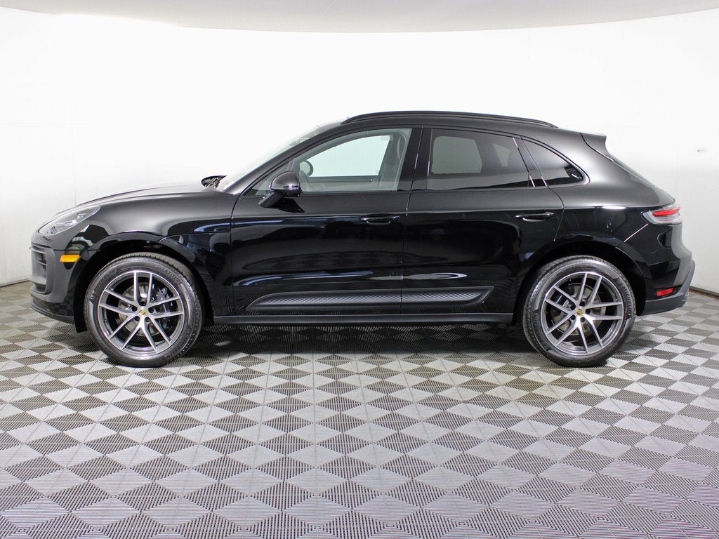 2026 Porsche Macan Base