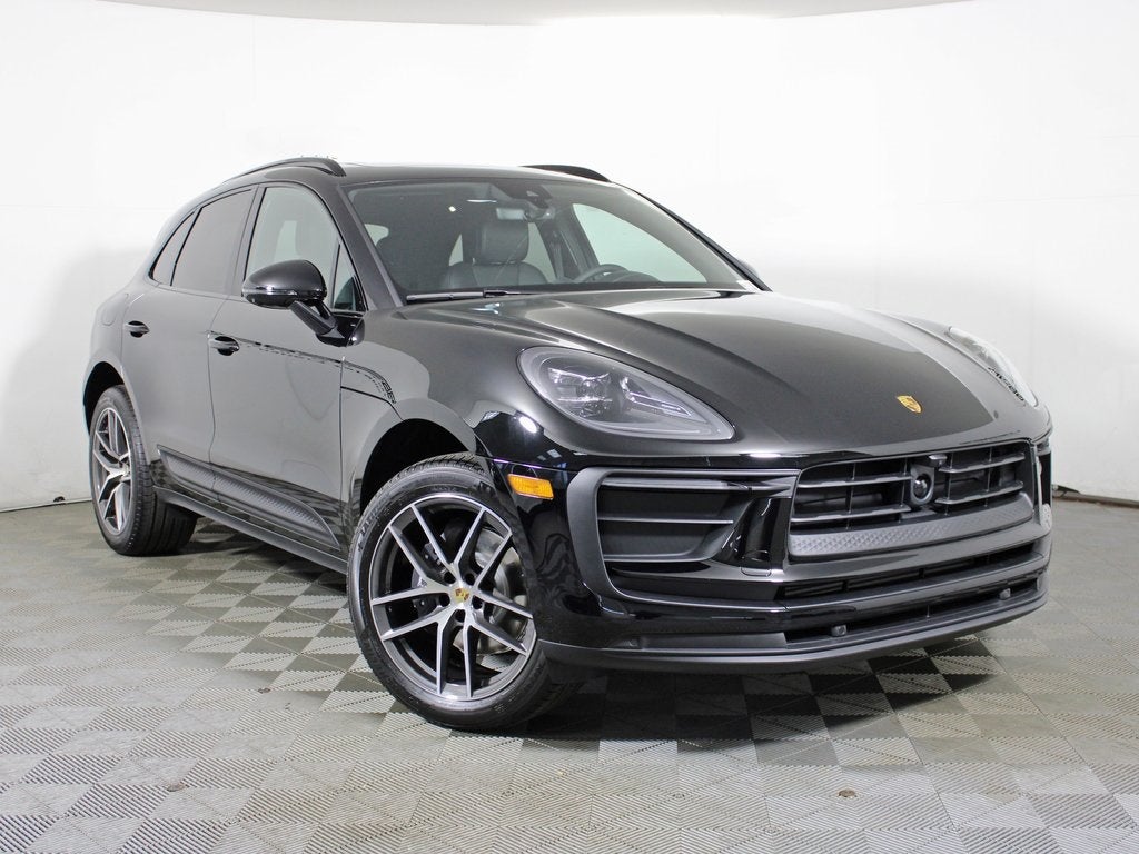 2026 Porsche Macan Base