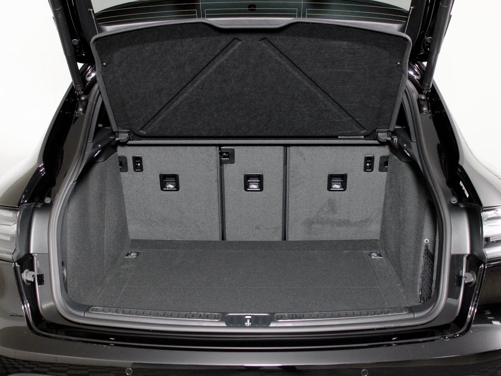 2026 Porsche Macan T