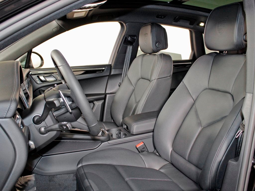 2026 Porsche Macan T