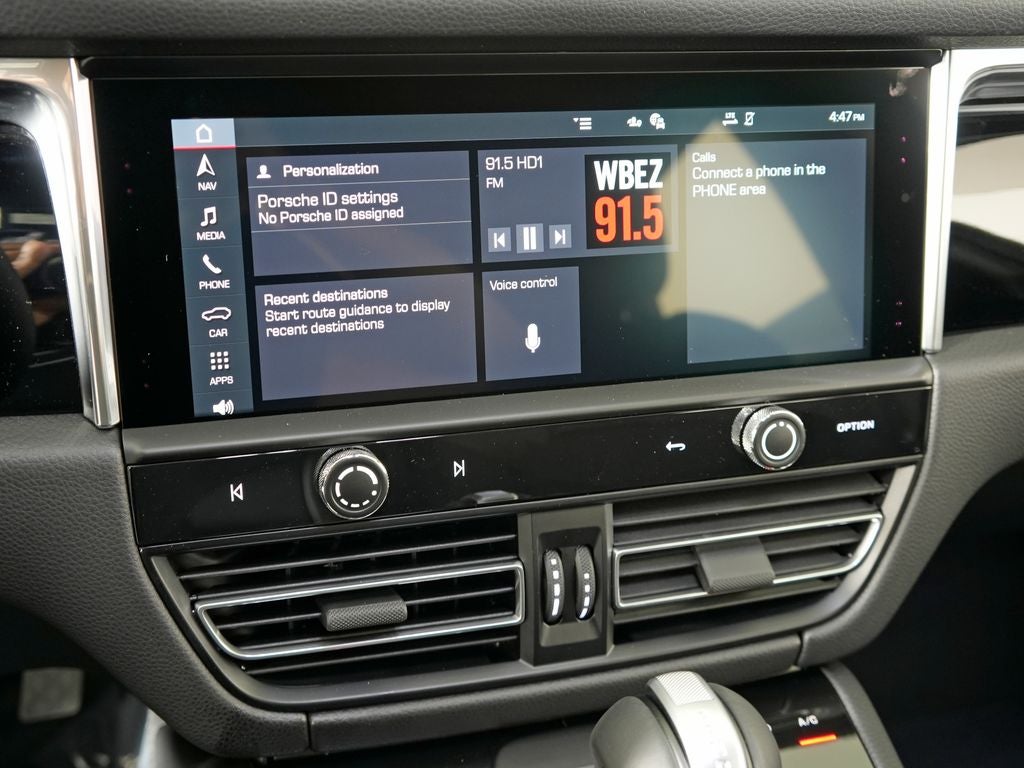 2026 Porsche Macan Base