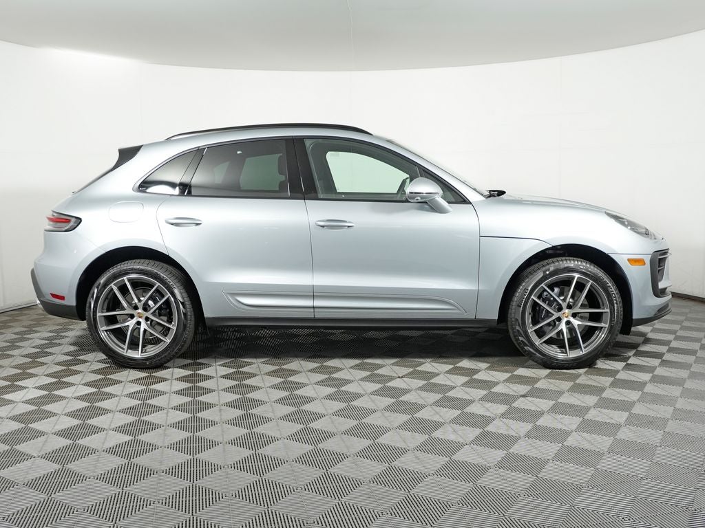 2026 Porsche Macan Base