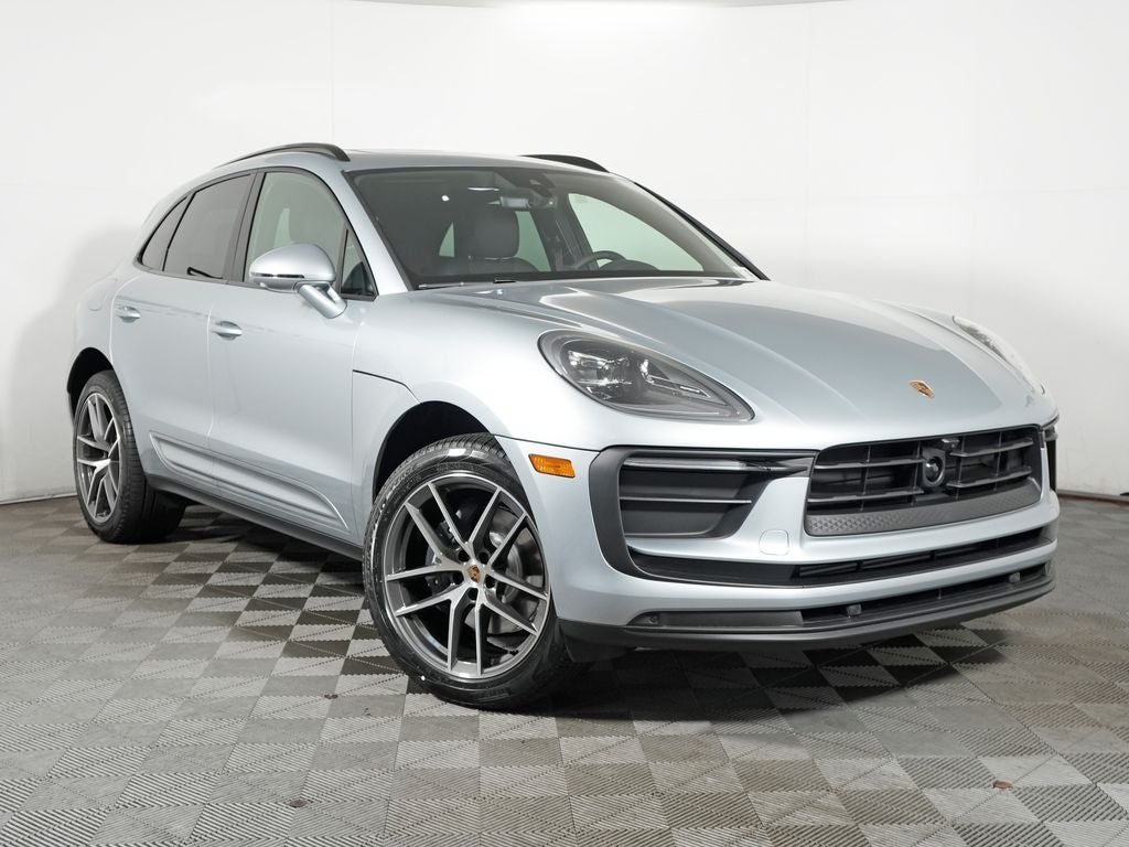 2026 Porsche Macan Base