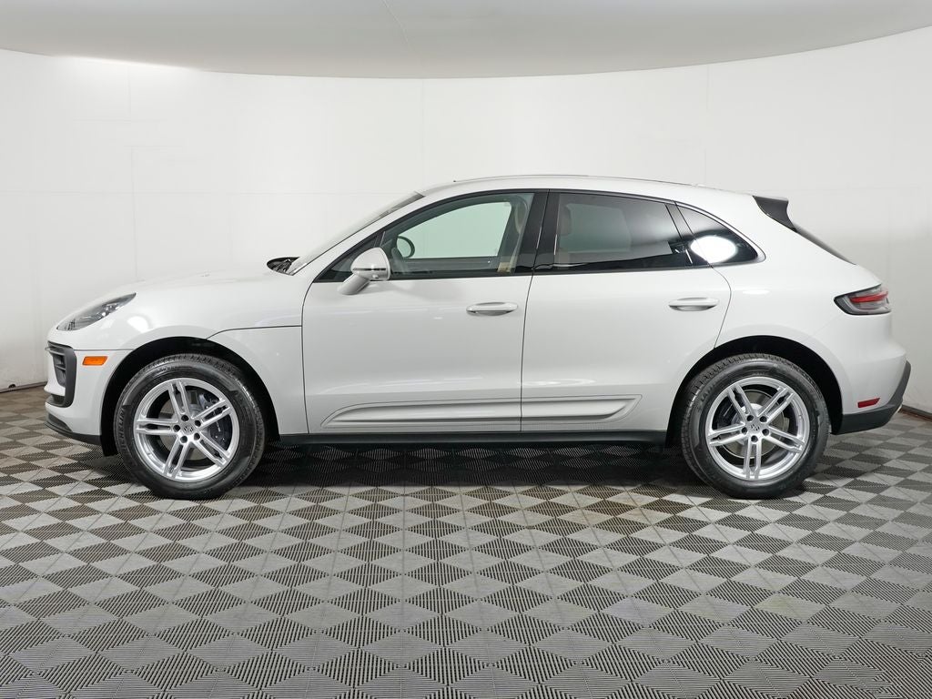 2026 Porsche Macan Base