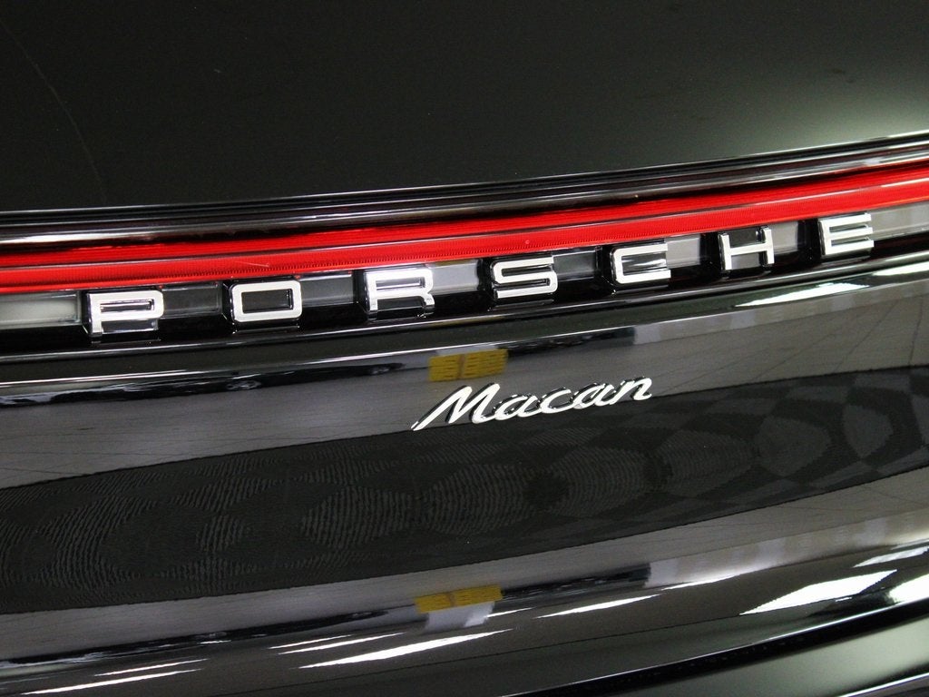 2025 Porsche Macan Base