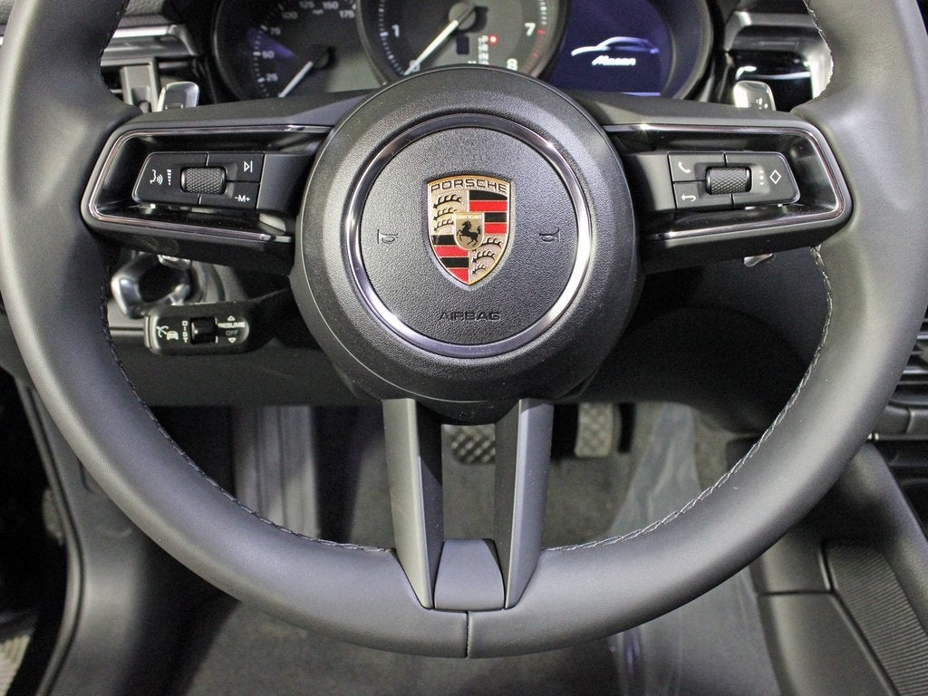 2025 Porsche Macan Base