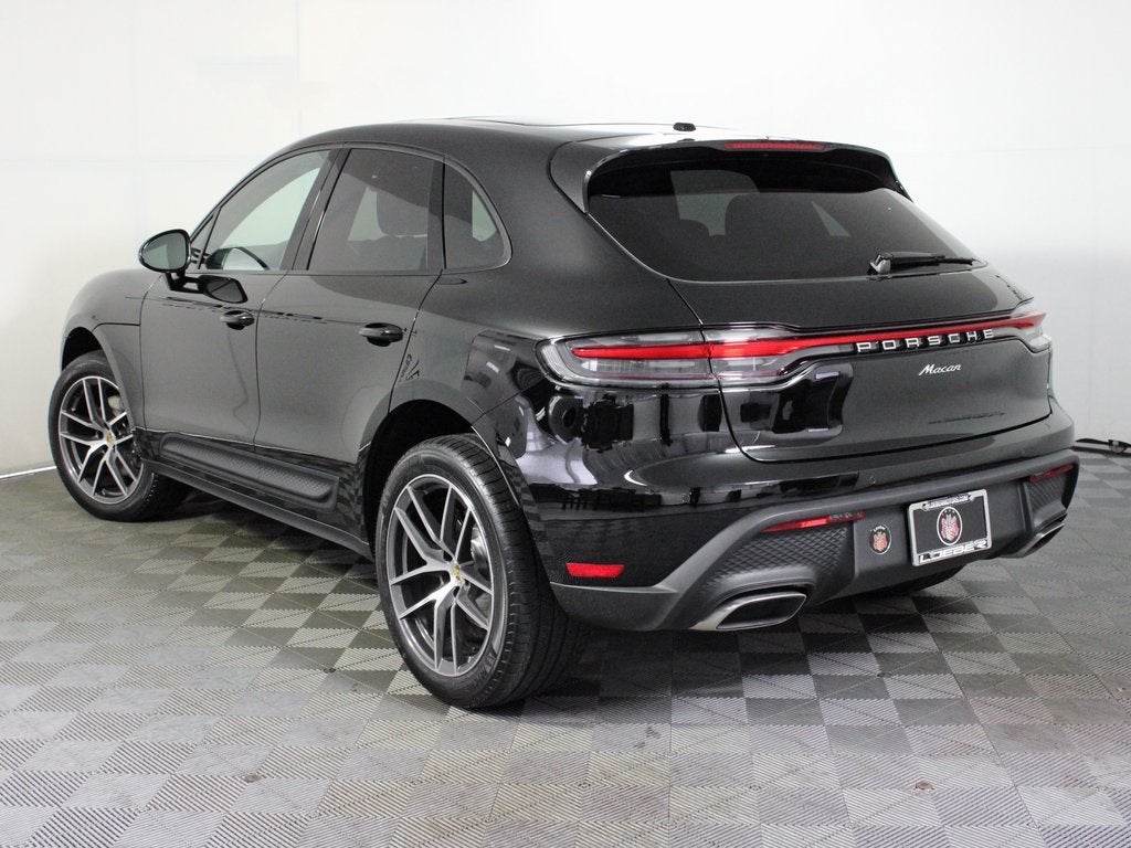 2025 Porsche Macan Base