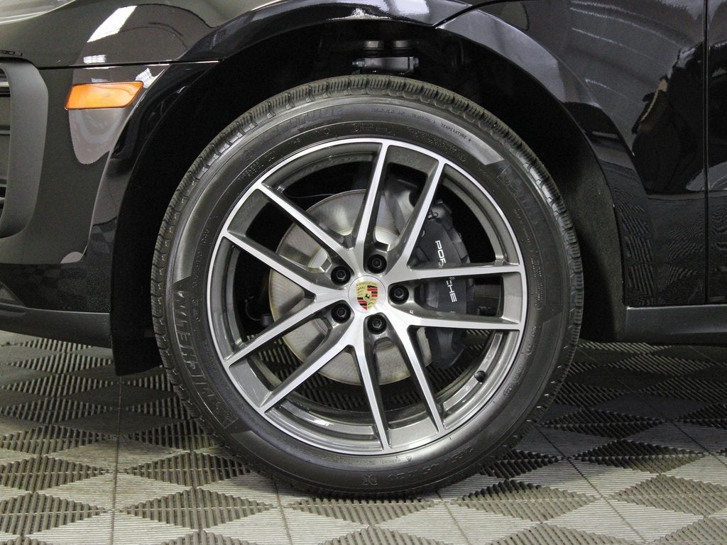 2025 Porsche Macan Base