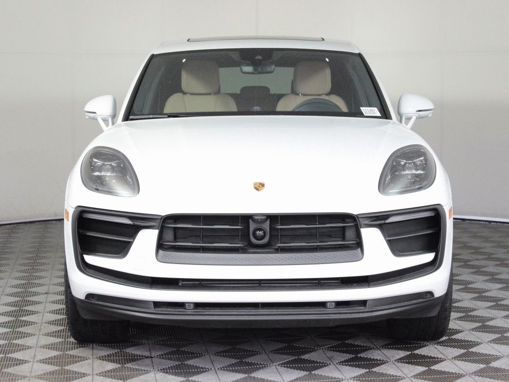 2025 Porsche Macan Base